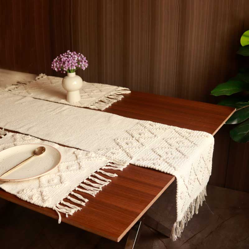 White handloom cotton table linen set(1 Table runner + 2mats)
